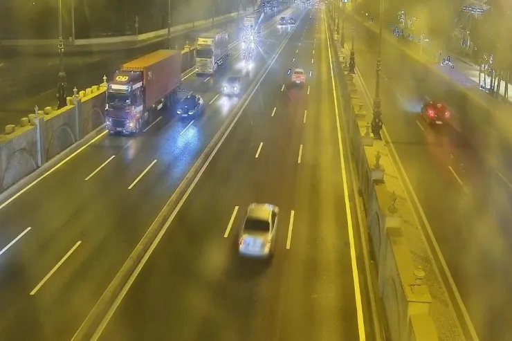 Bakıya daxil olan "avtovoz"  hərəkəti iflic etdi - 16 DƏQİQƏ TIXAC 