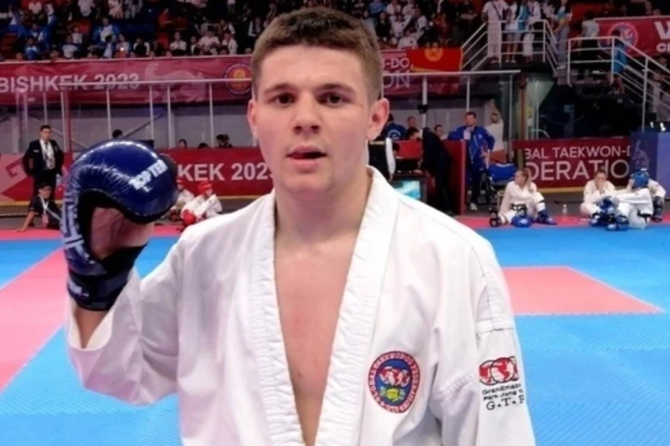 Taekvondo üzrə dünya çempionu  Emin Çətinbağ Rusiyada saxlanıldı 