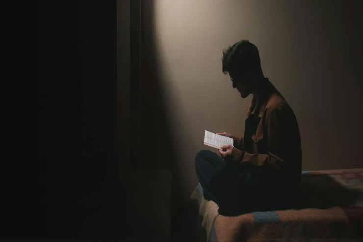 Bu ölkədə kitab oxuyanların  həbs müddəti azaldıla bilər 