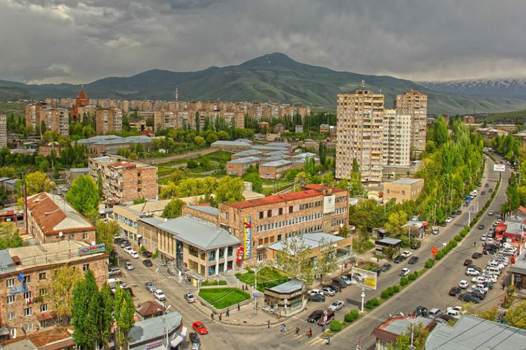 Ermənistanda iki qardaş  restoranda intihar etdi 