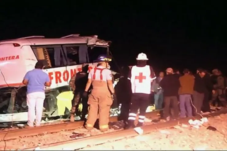 Meksikada qatarla avtobus toqquşdu:9 ölü, 41 yaralı var 