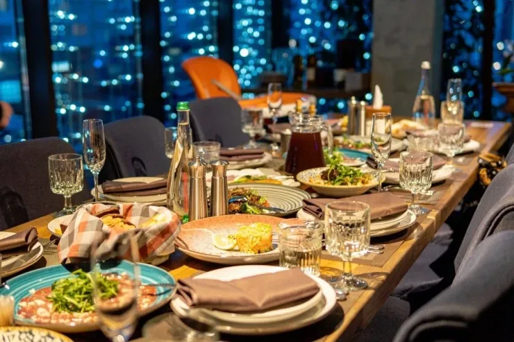 Restorandan oğurluq:  yeməyə gəlib pul apardı