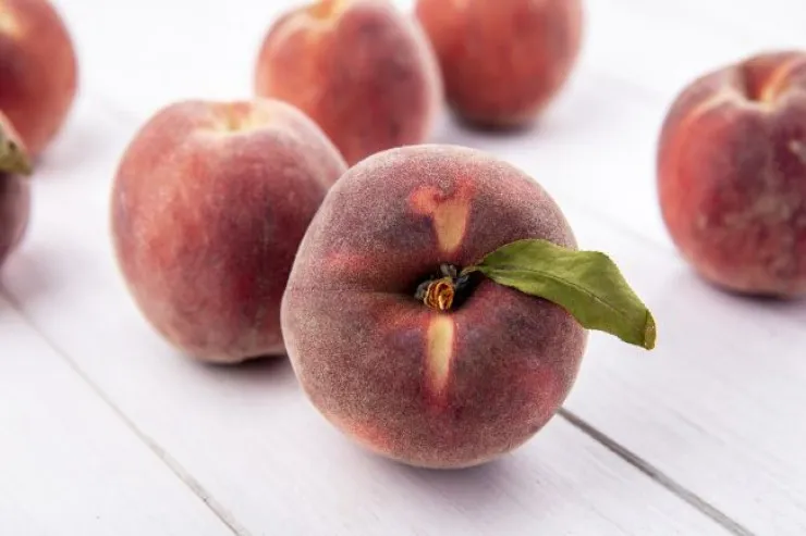 Kimlərə şaftalı yemək olmaz?  - meyvə 3 kateqoriyaya zərər verir