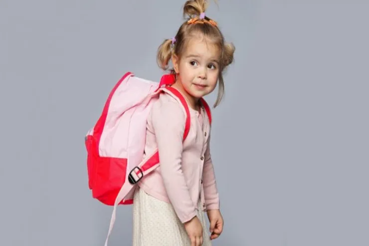 Düzgün seçilməyən məktəbli çantası skolioza səbəb ola bilərmi? - HƏKİMLƏ MÜSAHİBƏ 