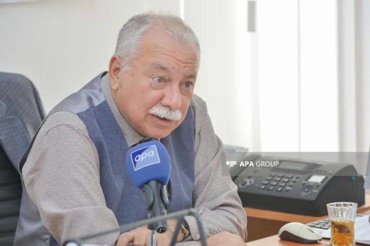 Xalq artisti palataya köçürüldü