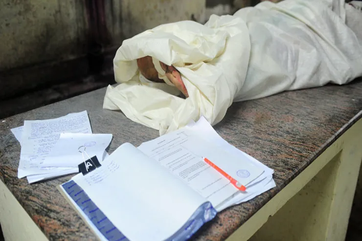 Həkim ər-arvadın meyitlərini 30 il dondurucuda  saxladı