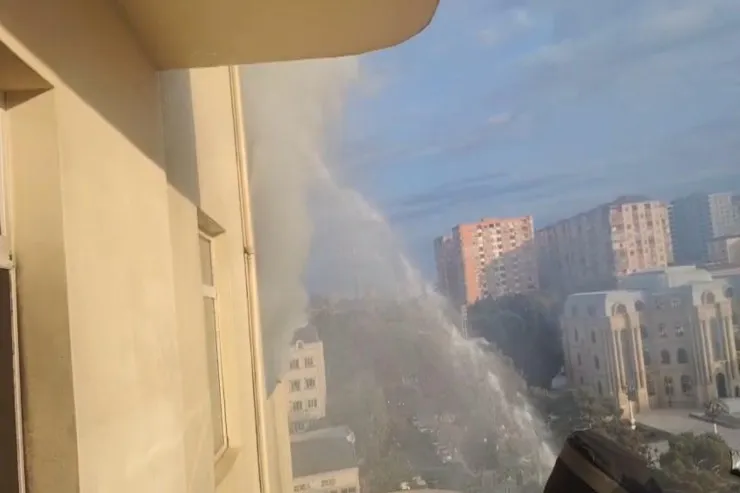 Xırdalanda yaşayış binasında YANĞIN:  sakinlər təxliyə olundu - VİDEO 