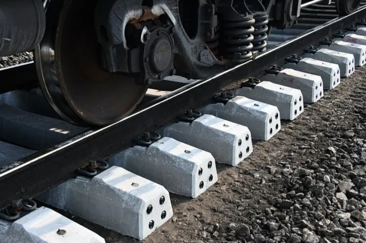 Qonşu ölkədə qatarlar relsdən çıxıb, ölən var-VİDEO 