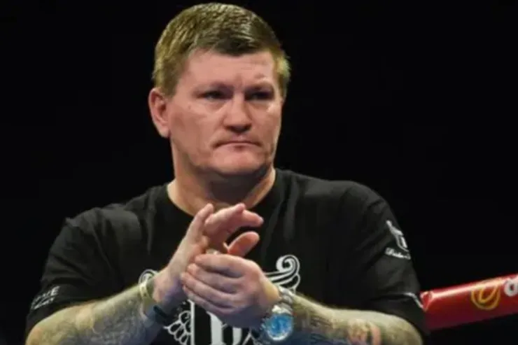 Rikki Hatton, Boks üzrə  keçmiş dünya çempionu