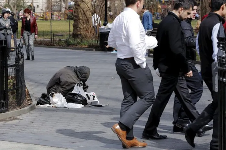 Teleaparıcıdan  ŞOK təklif:   “BOMJ”ları iynə vurub öldürmək  lazımdır