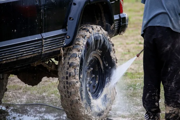 Payızda avtomobili niyə tez-tez yumaq  lazımdır? - SƏBƏBLƏR