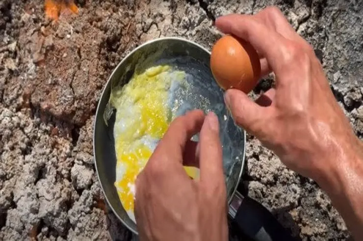 Bloqer vulkanda yumurta  bişirdi - VİDEO 