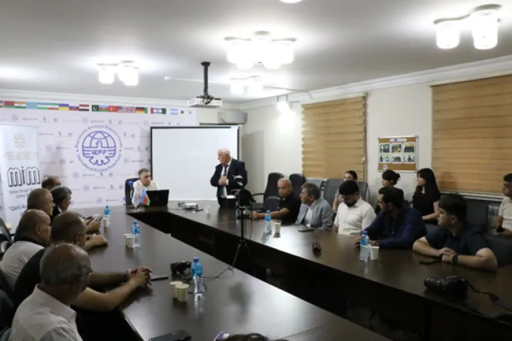 Sülhə aparan Zəngəzur yolu  – Dəyirmi masa keçirilib