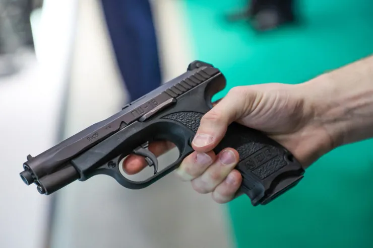 3 polisi öldürüb intihar etdi 