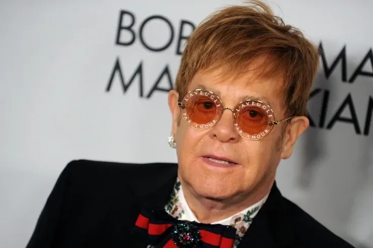  Ölümə hazırlaşır:   Elton Con ailəsinə tükürpədici hədiyyələr  hazırladı