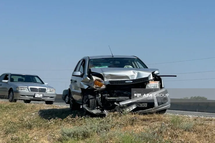 Qubada  iki maşın  toqquşdu: 15 yaşlı qız öldü 