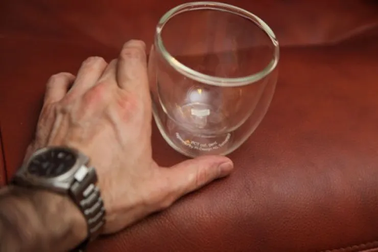 Bakıda kişi iş yoldaşının başına stəkanla   vurub öldürdü   - VİDEO 