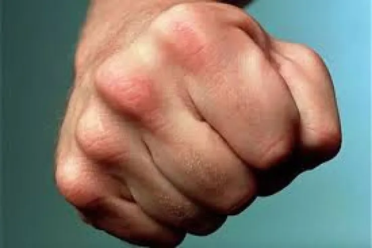 Azərbaycanlı bir yumruğa  kişini öldürdü 