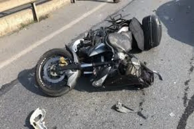 "Mercedes"lə motosiklet toqquşdu: Sürücü öldü 