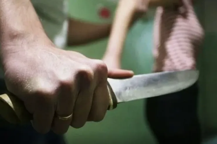 Laçın rayon sakini Qubada bacısını  bıçaqladı