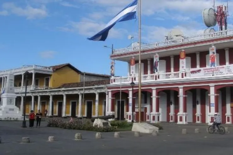 Bu ölkədə 2 xarici işlər naziri   təyin edildi