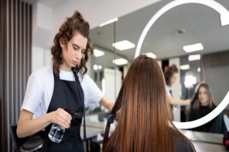 Yenidən dəbdə olan  90-cı illərin zərif saç düzümü 