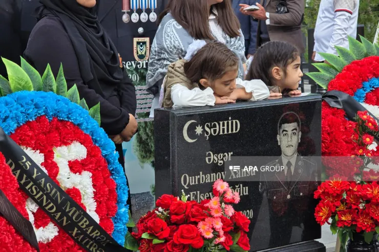 Azərbaycan xalqı Vətən müharibəsi şəhidlərini anır - FOTOLENT 