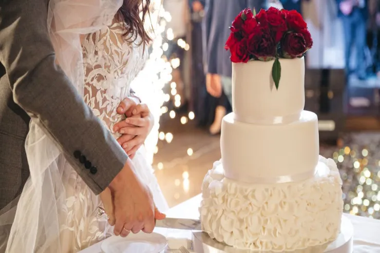 Qadın anasının qatilinin oğlu ilə evləndi 