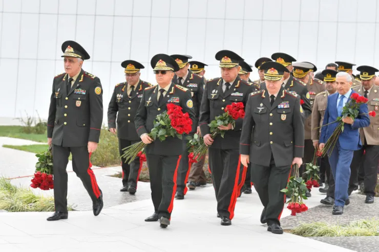 FHN-in kollektivi Zəfər parkını  ziyarət edib