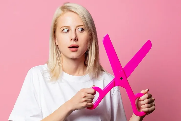 Qadın ərinin cinsi orqanını kəsib  tualetə atdı