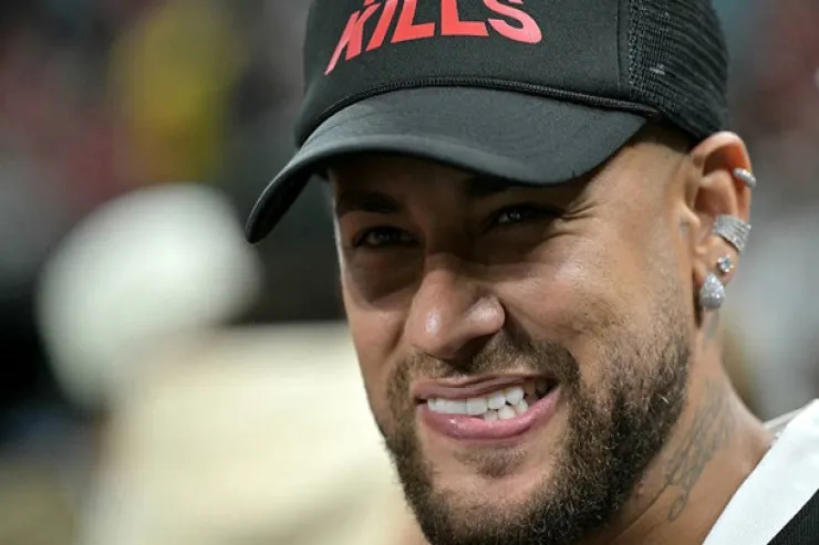 Neymarla bağlı yeni QALMAQAL:  Qəlyan çəkir, spirtli içki içir  və...