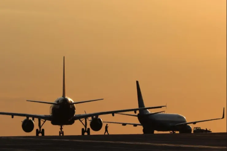 Ölkədə bütün hava limanları  fəaliyyətini dayandırdı 