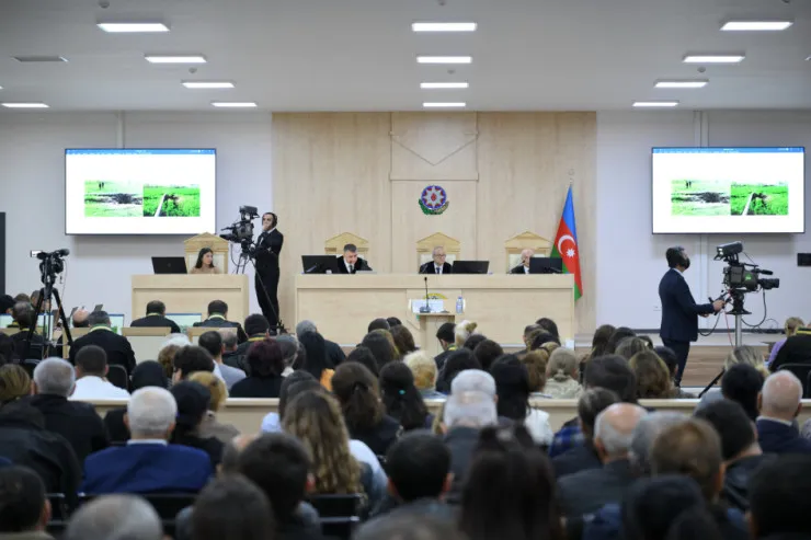 Ermənistanın beynəlxalq normaları pozaraq mülki şəxsləri və obyektləri atəşə tutması ilə bağlı sənədlər məhkəmədə tədqiq olunub