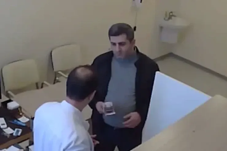 Narkoloji Mərkəzin direktoruna ağır cəza istənildi 