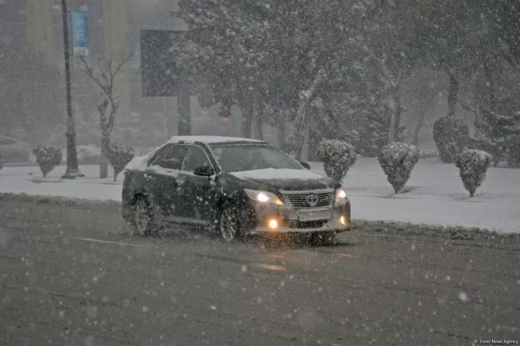 Qar yağır, bir sıra ərazilərdə şimal-qərb küləyi əsir - FAKTİKİ HAVA 