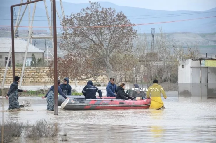 Xızıda Sitalçay kəndindən sel keçib, FHN təxliyə işləri aparır  - FOTOLENT 