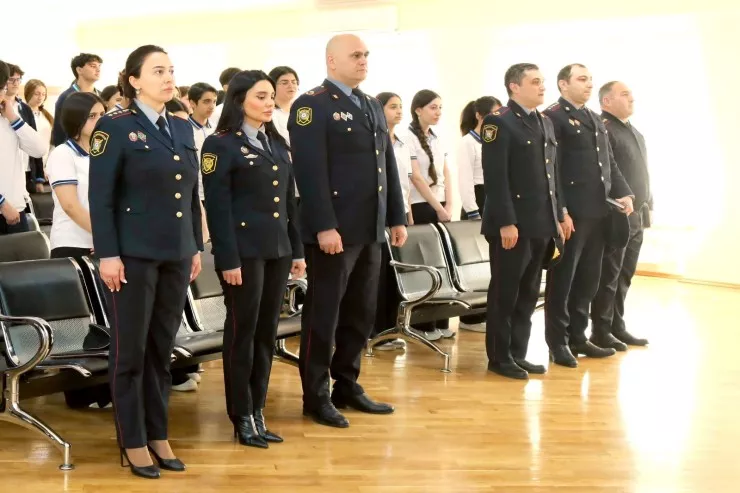 Polis məktəblilərlə görüşdü - FOTO 