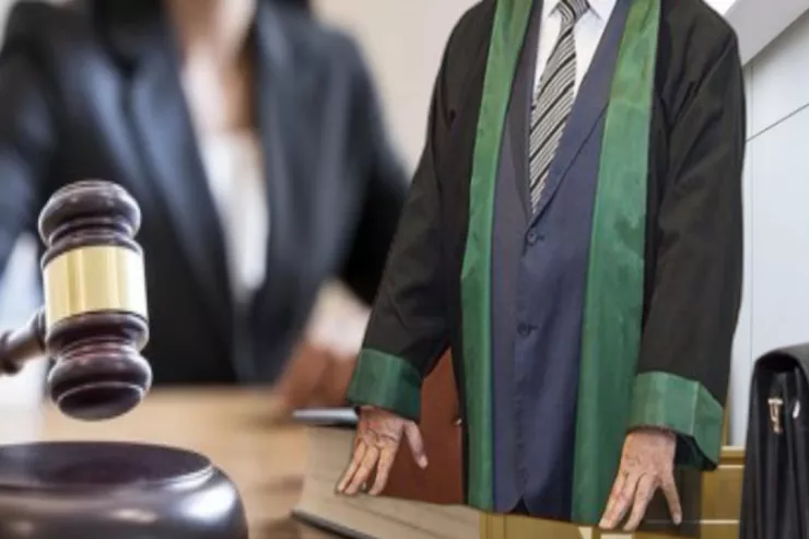 Daha bir vəkil Kollegiyadan çıxarıldı 