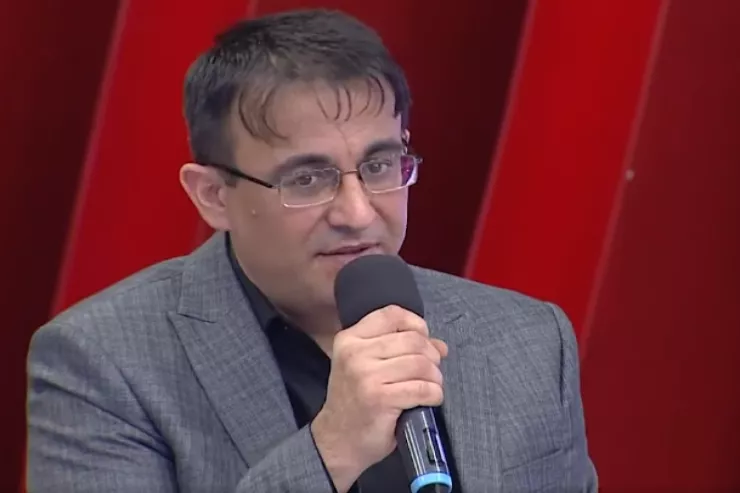 200 minlik dələduzluq edən müəllimə HÖKM OXUNDU 