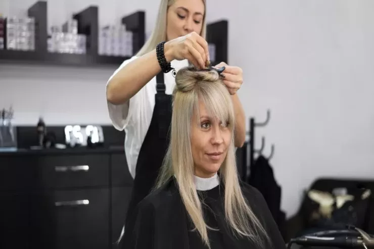 50 yaşdan yuxarı qadınlara yaraşmayan  saç kəsimləri