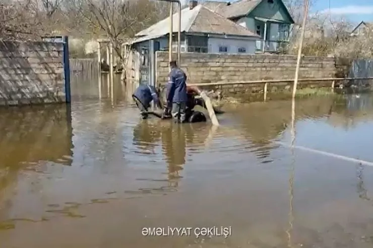 Yağışın fəsadlarının aradan qaldırılması davam etdirilir - VİDEO 
