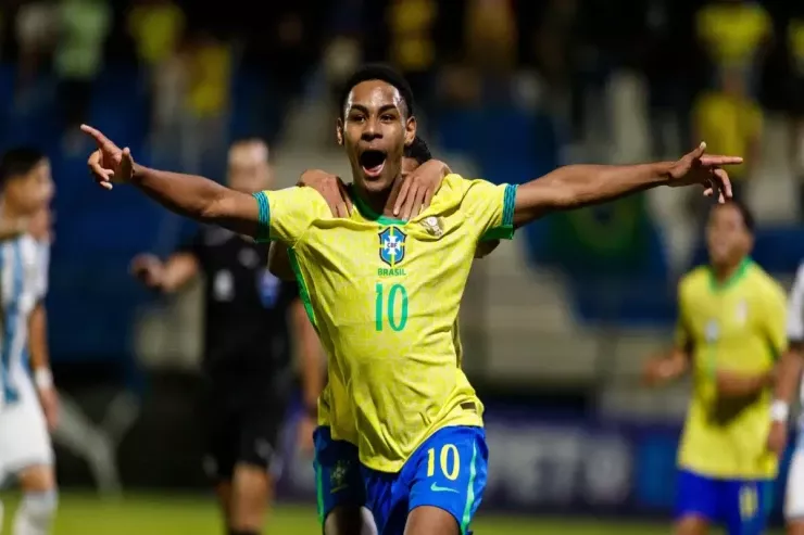 “Mançester Siti” 16 yaşlı oyunçu üçün 40 milyon ödəməyə  hazırdır