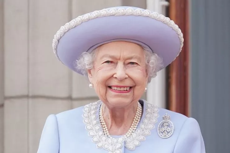 II Yelizaveta ömrünün sonuna yaxın ağır xəstə olub - İDDİA 