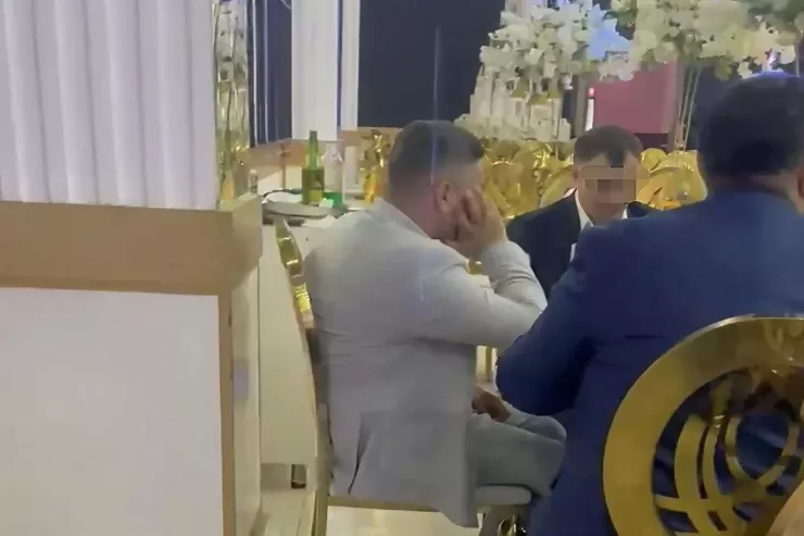 Məşhur şadlıq evinin  tavan deşildi, yağış zala "yağdı" - VİDEO 