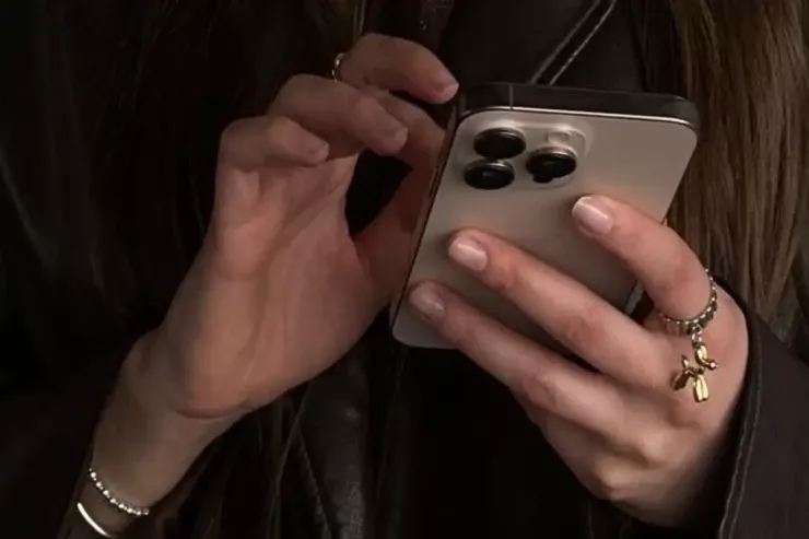 Telefonunuzun səs düymələrinin  bilmədiyiniz 4 gizli xüsusiyyəti