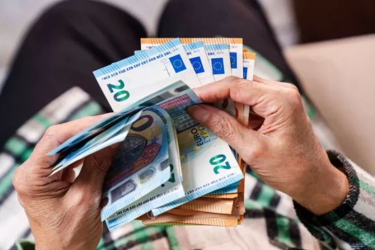 Aprel ayında maliyyə böhranından çıxacaq  BÜRCLƏR