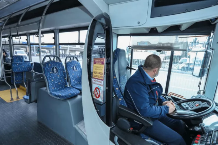 Bakıda avtobus sürücüsü sükan arxasında  vəfat etdi