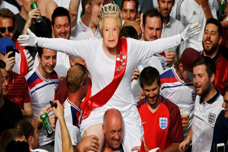 Kraliça II Yelizaveta 100 yaşını  qeyd edəcəkdi... Monarx haqqında 10 inanılmaz fakt 