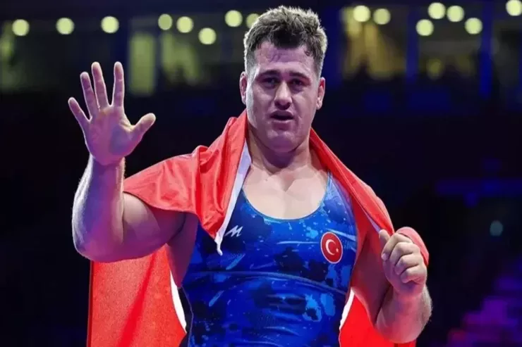 Türkiyəli güləşçidən rekord - 13-cü dəfə Avropa çempionu oldu 