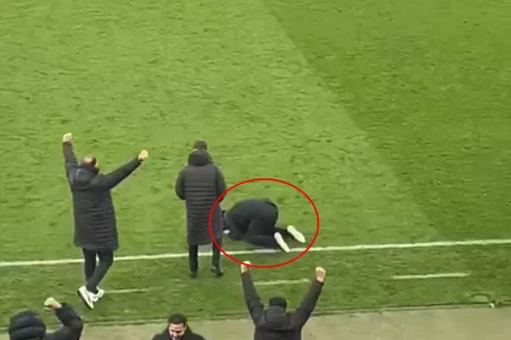 Stressdən dayana bilmədi:  Oyun bitən kimi diz çökdü 